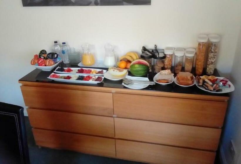 تختخواب و صبحانه Bluebell Cottage