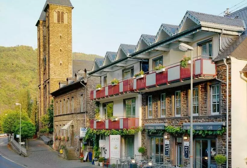 ベッドアンドブレックファースト Ferienhaus Zenz   Gästezimmer Im Winzerhaus