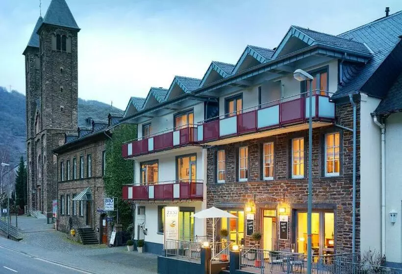 ベッドアンドブレックファースト Ferienhaus Zenz   Gästezimmer Im Winzerhaus