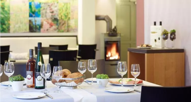 ベッドアンドブレックファースト Ferienhaus Zenz   Gästezimmer Im Winzerhaus