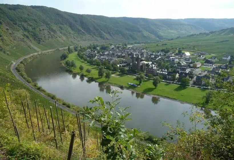 ベッドアンドブレックファースト Ferienhaus Zenz   Gästezimmer Im Winzerhaus