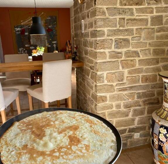 Bed and Breakfast L Hôtié De Brocéliande à Paimpont, Au Coeur Des Sites Naturels Et Légendaires