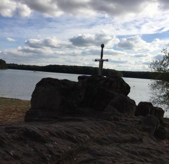 Bed and Breakfast L Hôtié De Brocéliande à Paimpont, Au Coeur Des Sites Naturels Et Légendaires
