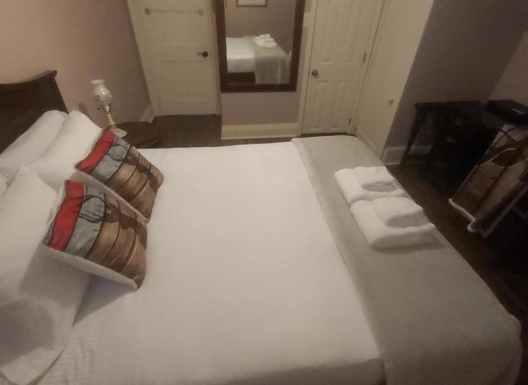 Blue Spruce B&b Muskoka