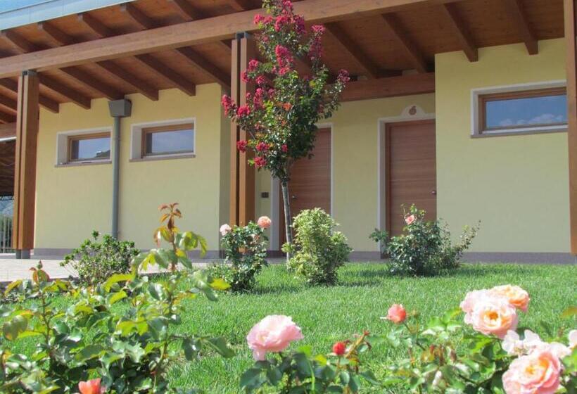 هتل Agriturismo L  Isola Di Arturo