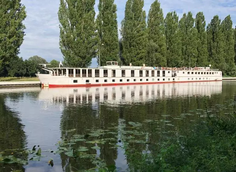 ホテル Florentina Boat