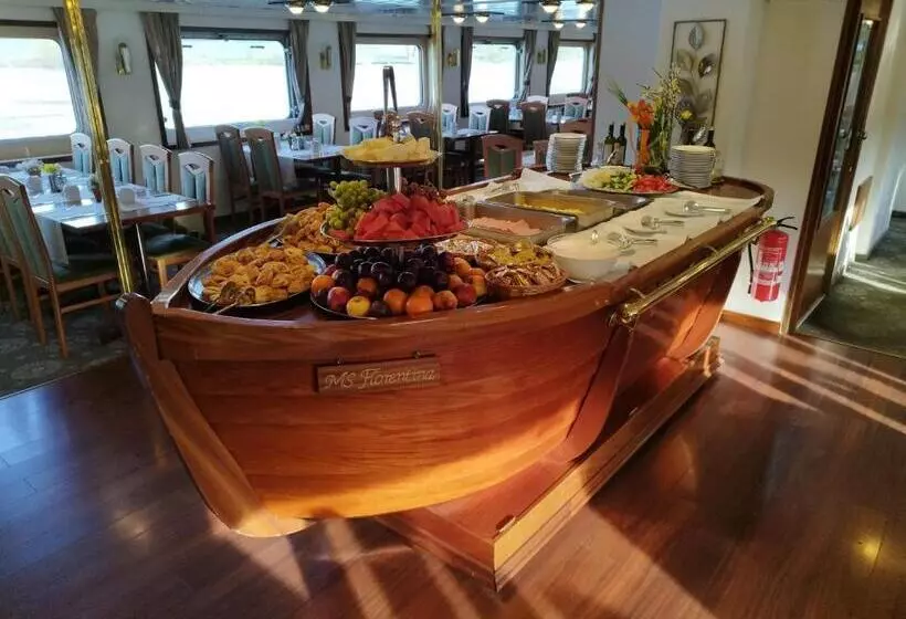 ホテル Florentina Boat
