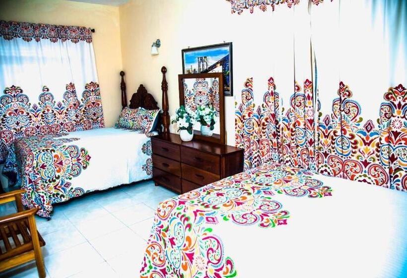 پانسیون Dela De Rose Guest House Negril Jamaica