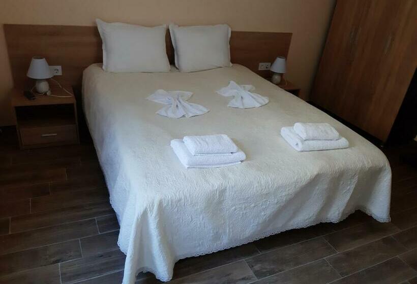 ペンション Guest Rooms Deva