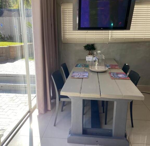 פנסיון Little Fern Self Catering