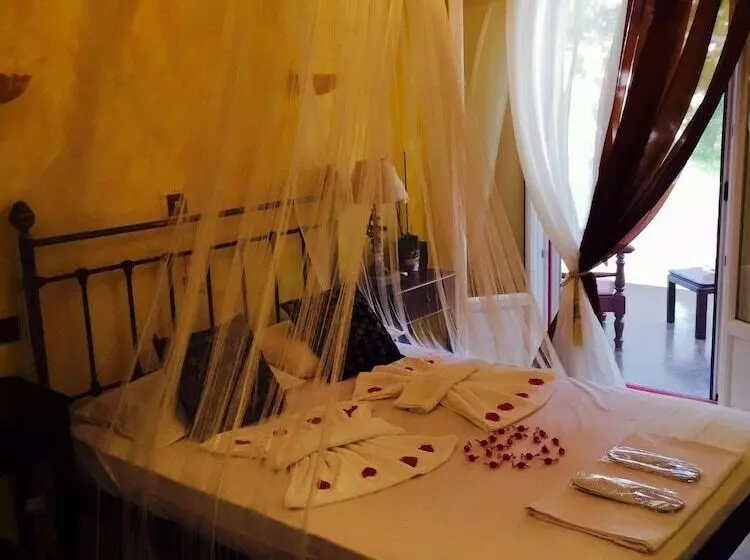 בית מלון כפרי Aphrodite Boutique