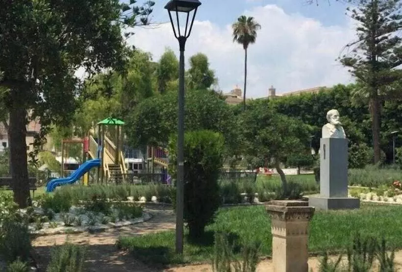 בית מלון כפרי Flora