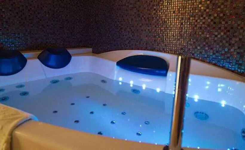 בית מלון כפרי Flora