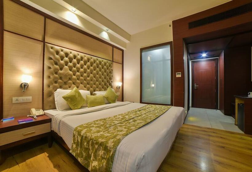 Отель Mint Oodles