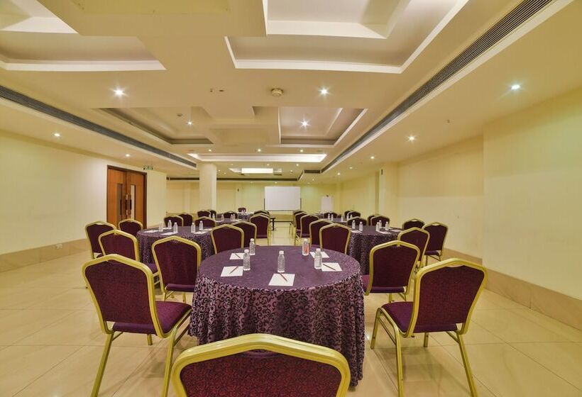 Отель Mint Oodles