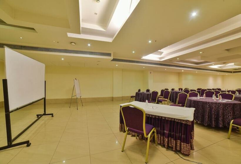 Отель Mint Oodles