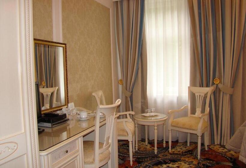 فندق Saint Petersburg