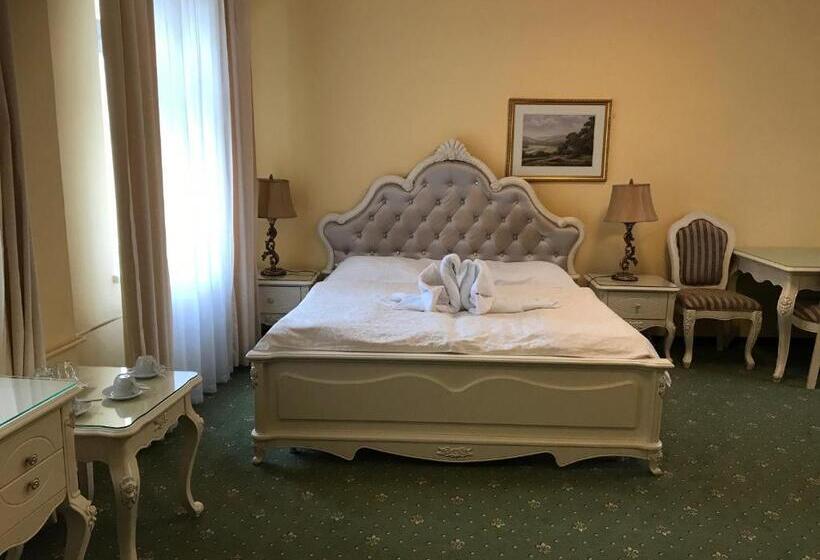 فندق Saint Petersburg