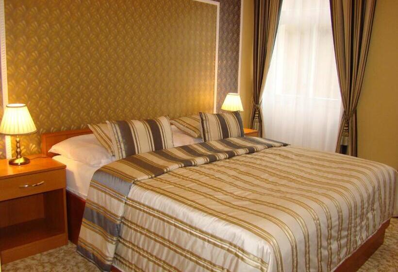 فندق Saint Petersburg