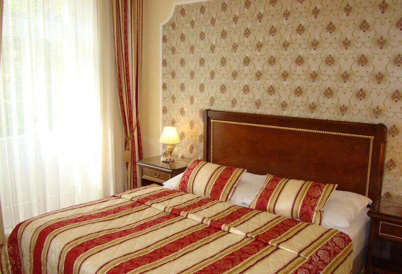 فندق Saint Petersburg