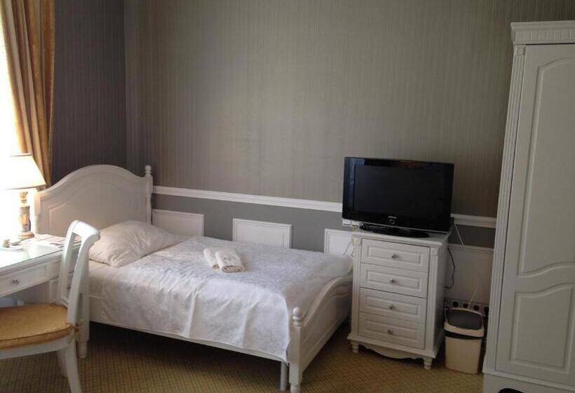 فندق Saint Petersburg