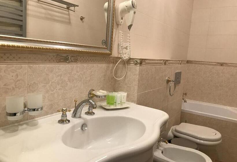 فندق Saint Petersburg