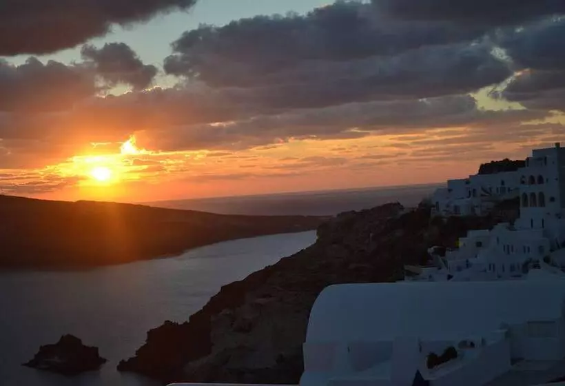 Maryloujohn Villas Oia