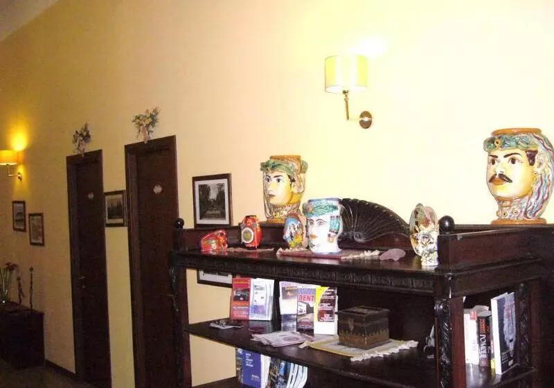 پانسیون La Collegiata Guest House