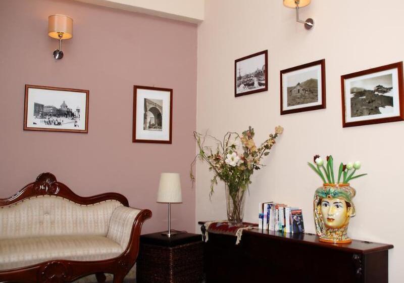 پانسیون La Collegiata Guest House