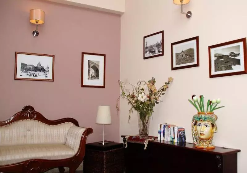 پانسیون La Collegiata Guest House