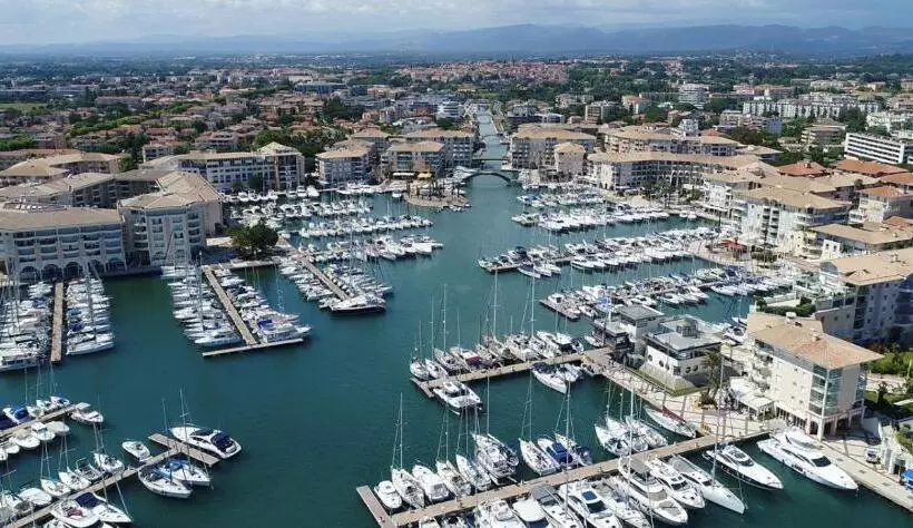 تختخواب و صبحانه Jolie Petite Suite Côte D Azur