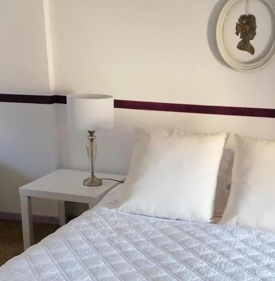 مبيت وإفطار La Malposte