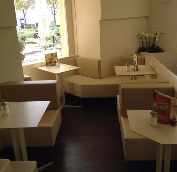 Hotelli Strandcafé Dischinger