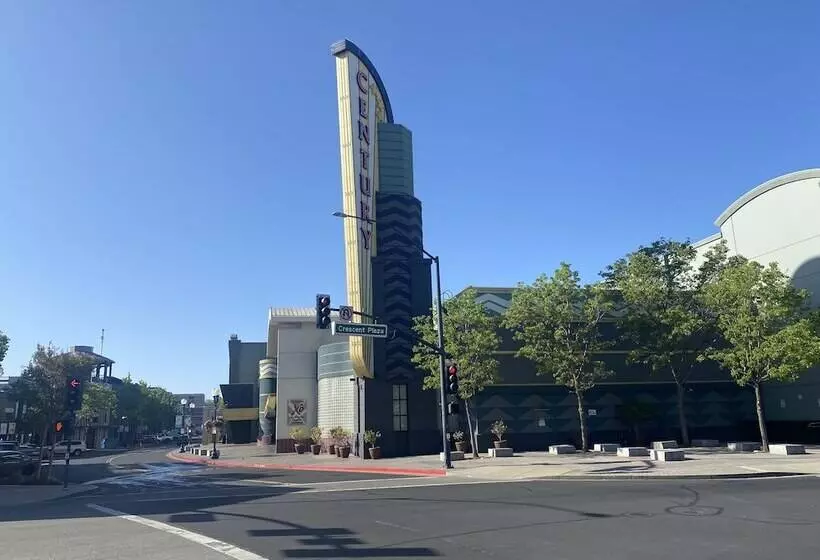 モーテル Sun Valley Inn