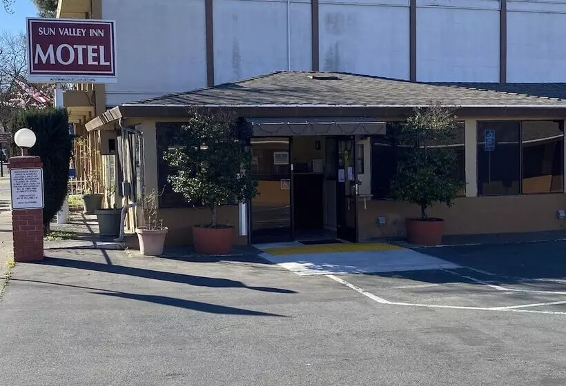 モーテル Sun Valley Inn