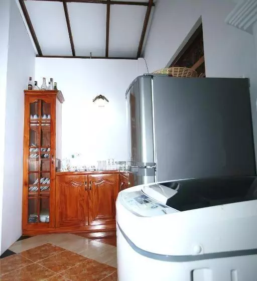 ペンション Anjana Villa