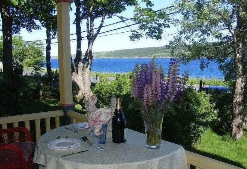 Rothesay House Heritage Inn B&b