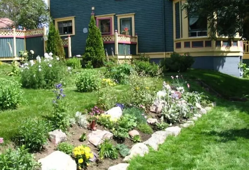 Rothesay House Heritage Inn B&b