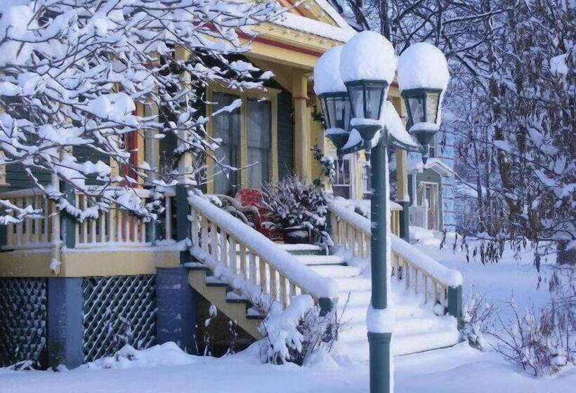 Rothesay House Heritage Inn B&b