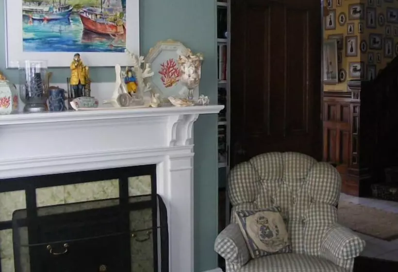 Rothesay House Heritage Inn B&b