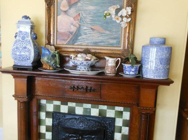 Rothesay House Heritage Inn B&b