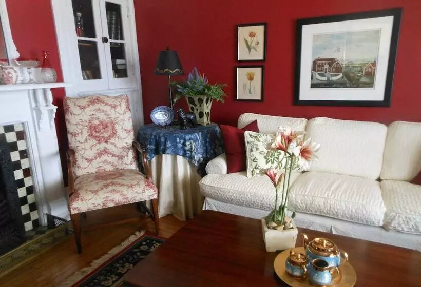 Rothesay House Heritage Inn B&b