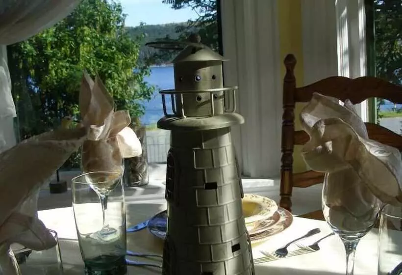 Rothesay House Heritage Inn B&b