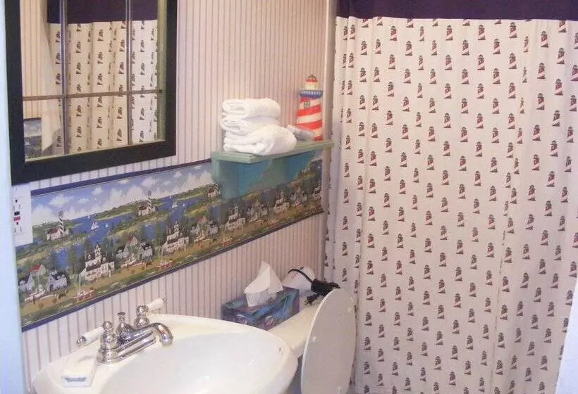 Rothesay House Heritage Inn B&b