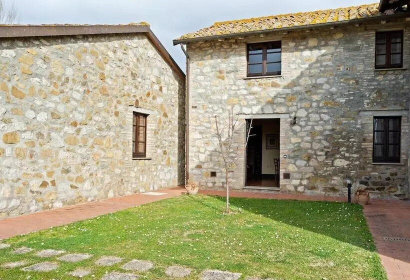 Vintage Apartment In Magione With Swimming Pool