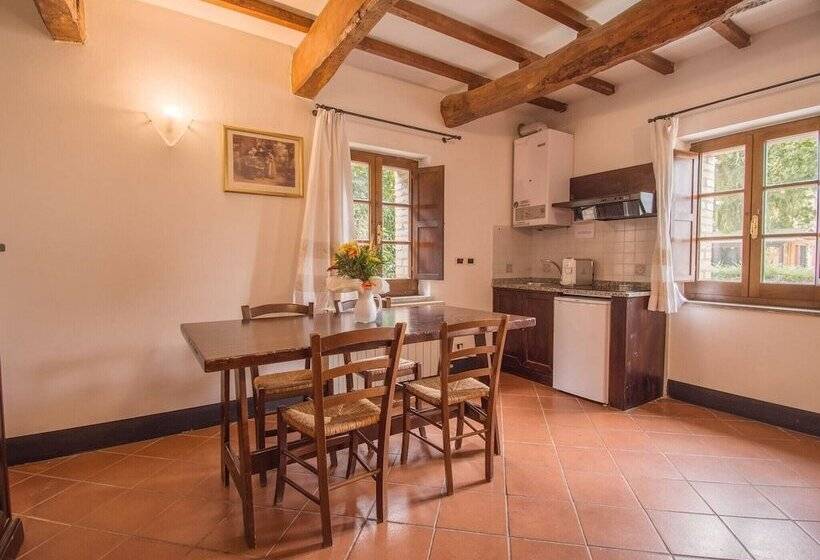 Vintage Apartment In Magione With Swimming Pool