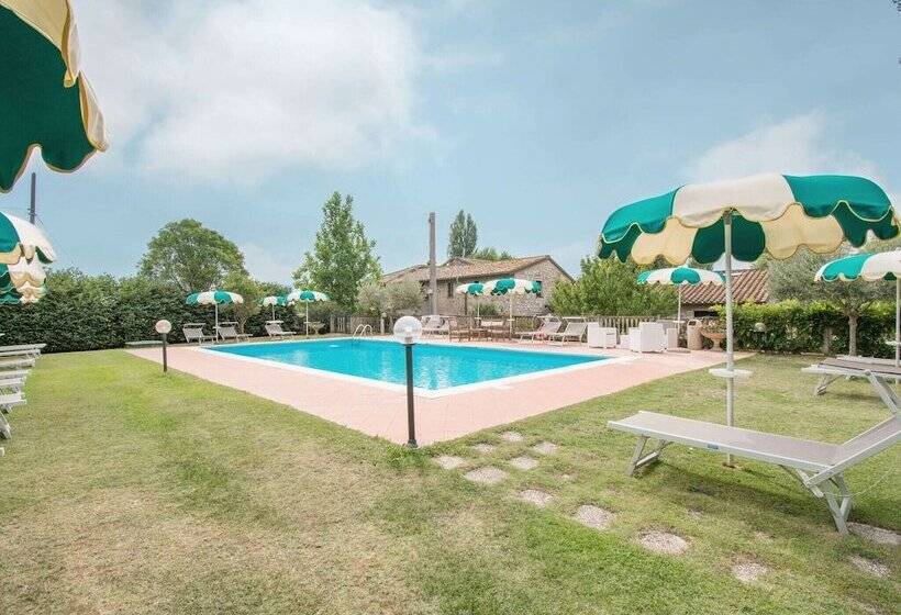 Vintage Apartment In Magione With Swimming Pool