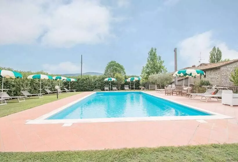 Vintage Apartment In Magione With Swimming Pool