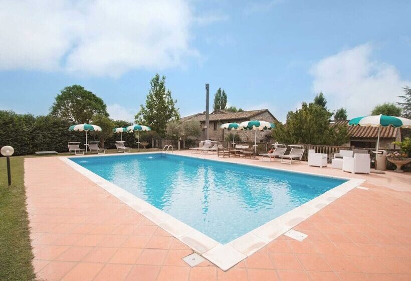 Vintage Apartment In Magione With Swimming Pool