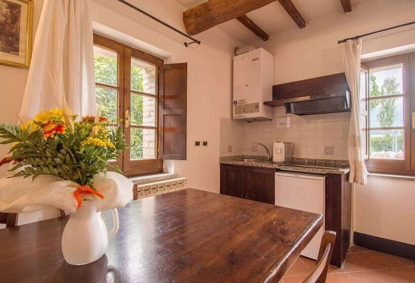 Vintage Apartment In Magione With Swimming Pool